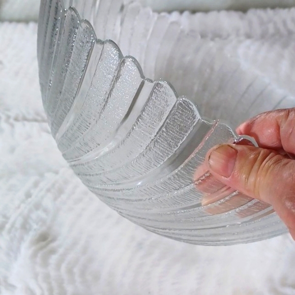 Acoroc‎  Vintage Swirl Scalloped 10x4 Deep Serving Bowl New In The Box - Picture 7 of 8